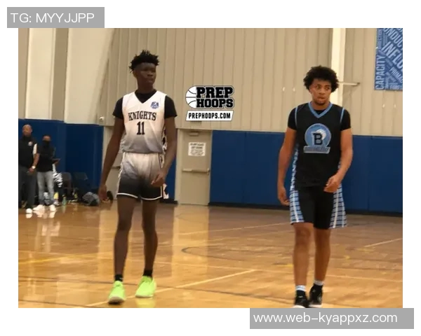 管子煜突破防守连过两人上篮被文班帽封盖精彩瞬间回顾 管子煜突破防守连过两人上篮被文班帽封盖精彩瞬间回顾