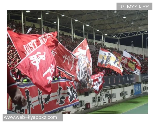 中甲广西赛区因观众互掷水杯事件遭中足联通报批评引发关注 中甲广西赛区因观众互掷水杯事件遭中足联通报批评引发关注