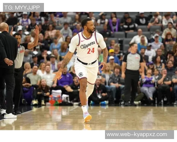 快船本赛季前景堪忧六十场比赛已显无望 快船本赛季前景堪忧六十场比赛已显无望