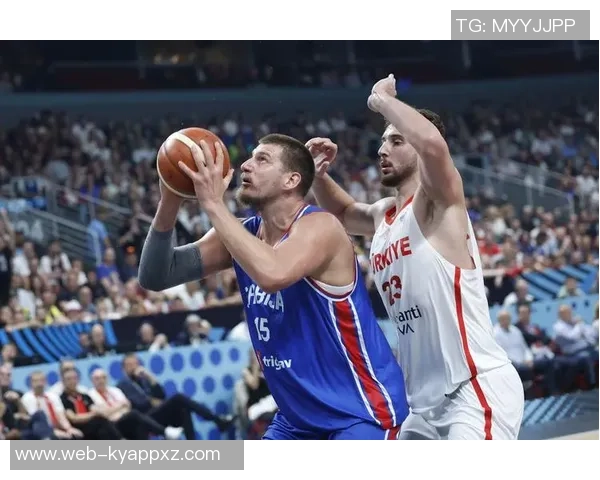 约基奇稳定发挥半场表现出色贡献13分5篮板5助攻助球队争胜